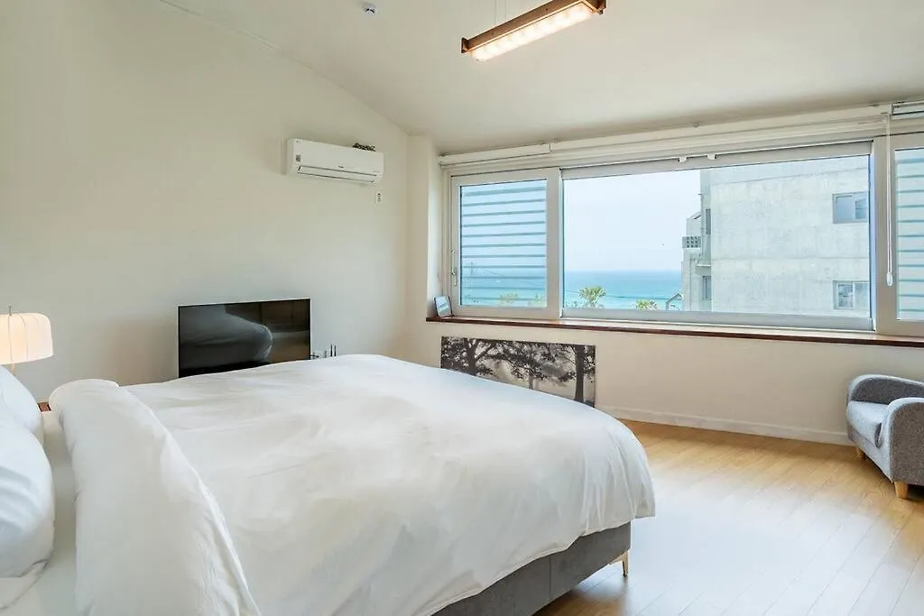 Hold In Hamdeok With Beach Jeju Holiday home